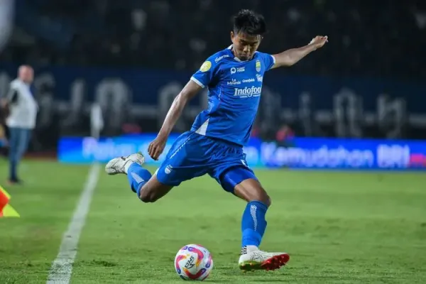 Pemain muda Persib Kakang Rudianto saat dipercaya turun dari menit pertama pada laga pekan ketiga Liga 1 2024-2025 melawan Arema FC, Minggu (25/8/2024). 