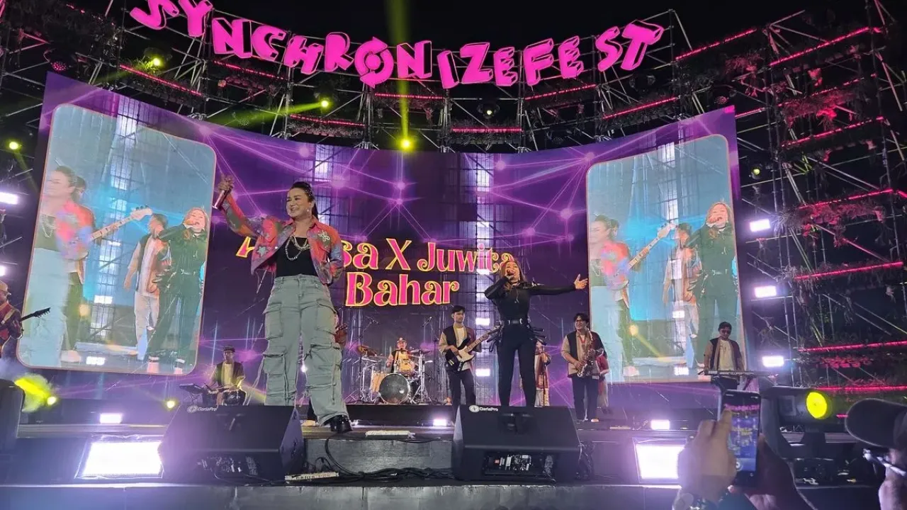 Penampilan Anisa dan Juwita Bahar dalam Synchronize Fest 2025