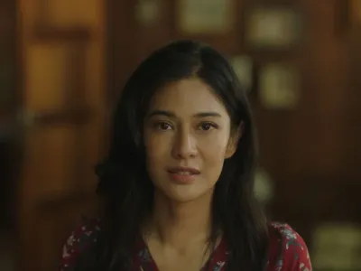 Penampilan Dian Sastrowardoyo sebagai Lara dalam film The Fox King.