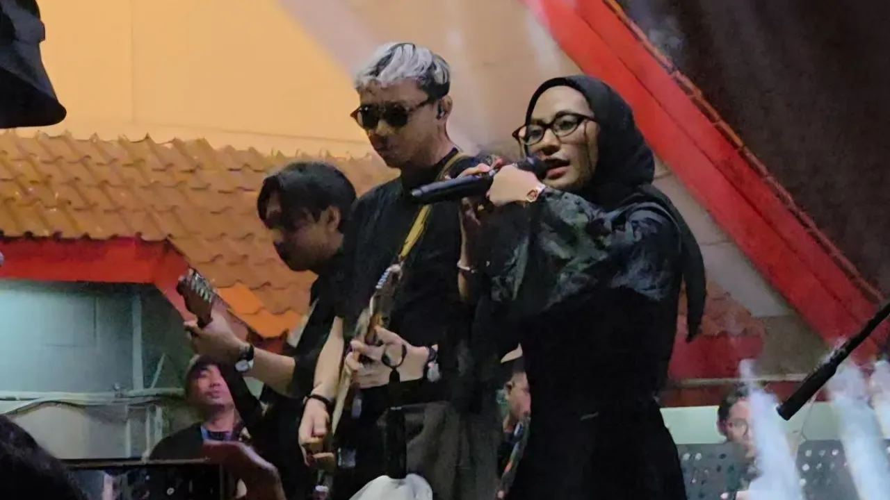 Penampilan Feby Putri bersama Iga Massardi di Synchronize Fest 2025, Minggu (5/10/2025)