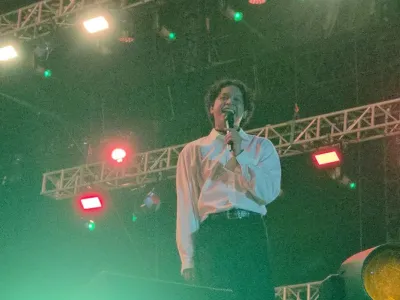 Penampilan Hindia di Synchronize Fest 2025