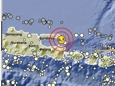 Peta gempa yang terjadi di antara Madura dan selat Bali, Selasa (30/9/2025) pukul 23.49