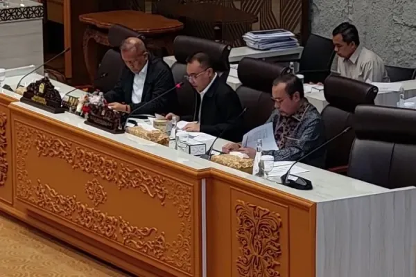 Pimpinan DPR RI saat menerima audiensi Perwakilan Koalisi Serikat Buruh di Gedung DPR RI, Selasa (30/9/2025).