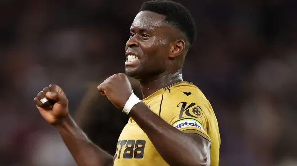 Premier League defender instructs agent to ‘keep dialogue open with Real Madrid’