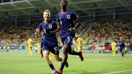 Premier League side hoping to beat Barcelona and Real Madrid to Dutch midfield wonderkid