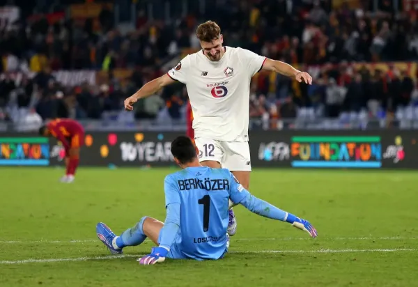 Reaksi Francesco Totti Usai Roma Gagal Tembak Penalti Trio (2)