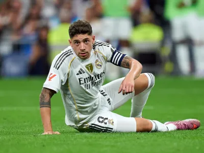 Real Madrid Bantah Keretakan Hubungan Valverde dan Alonso (1)