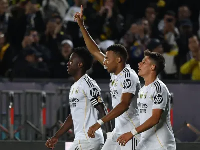 Real Madrid hit Kazakhstan for six with a stunning hat-trick &#x0026bd;&#x0026bd;&#x0026bd;