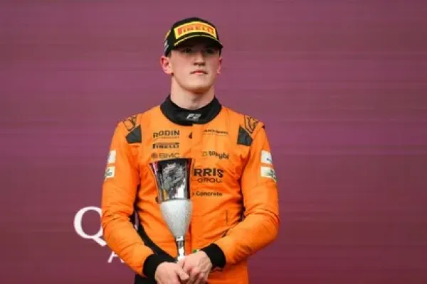 Red Bull Dekati Pembalap Muda McLaren Alex Dunne (2)