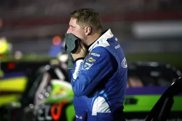 Ross Chastain Hubungkan Perjuangan di NASCAR Playoff (2)