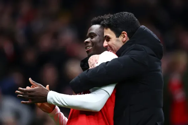 Saka Rayakan 200 Pertandingan Premier League dengan Gol Penting (3)