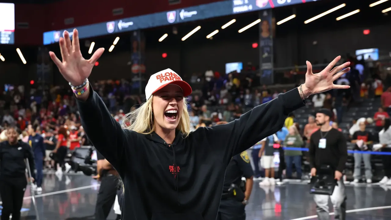 Sophie Cunningham Siap Kembali Berseragam Indiana Fever