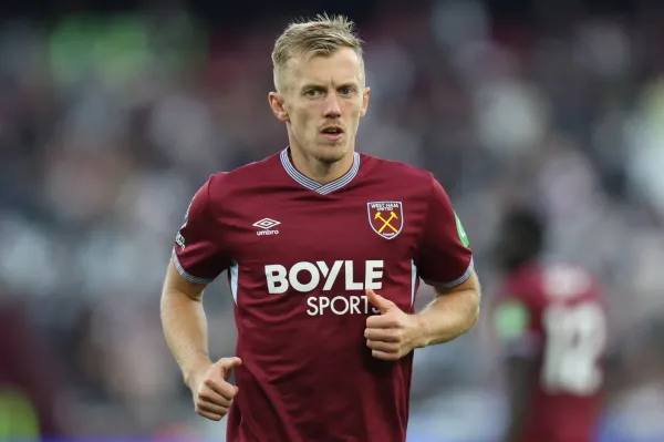 Southampton eyeing move to re-sign club legend from Premier League club