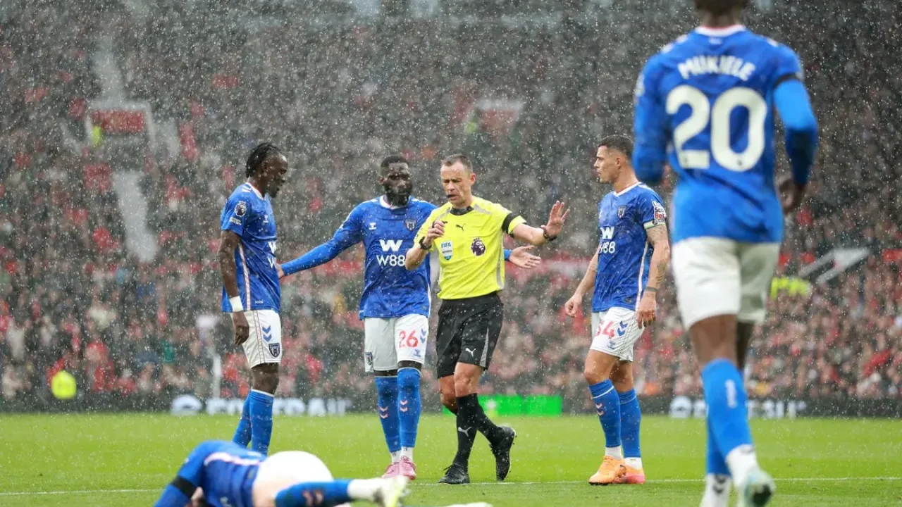 Sunderland were frustrated by both the referee and the defeat (Getty Images)