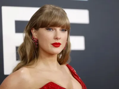 Taylor Swift menghadiri Grammy Awards ke-67 di Los Angeles, California, Amerika Serikat, pada Minggu (2/2/2025).
