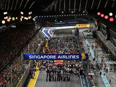 The busy grid prior to the F1 Grand Prix of Singapore