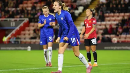The Women&#x002019;s Super League and 24 hours that exposed each title contender&#x002019;s vulnerabilities