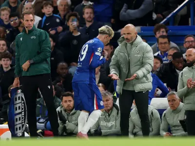 Theo Walcott Prediksi Pertarungan Chelsea vs Liverpool (1)