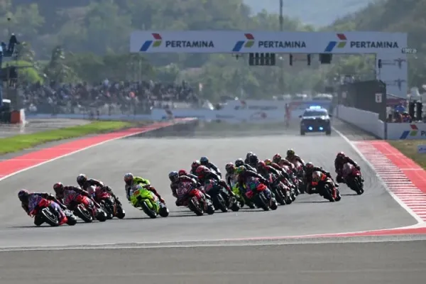 Tiket MotoGP Mandalika 2025 resmi mulai dijual dengan harga spesial dalam program Early Bird. Harga mulai dari Rp 140.000.