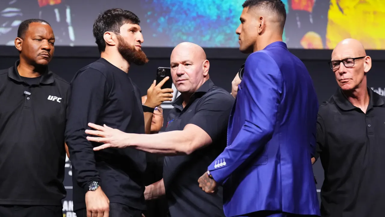 UFC 320: Magomedov Ankalaev dan Pereira Bertemu Pandang Menegangkan