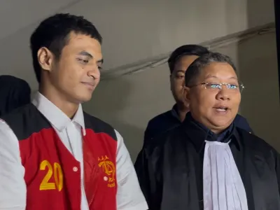 Vadel Badjideh dan kuasa hukumnya, Oya Abdul Malik di PN Jakarta Selatan, Rabu (6/8//2025). 