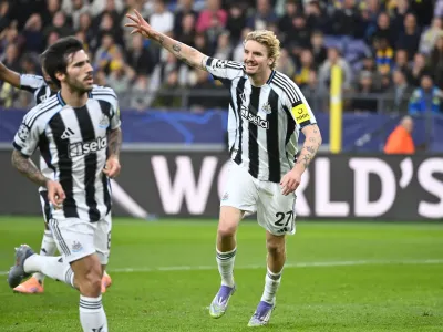 &#x00d83d;&#x00dcf8; Can&#39;t (n)ick it: Confusion over Woltemade&#39;s first Champions League goal