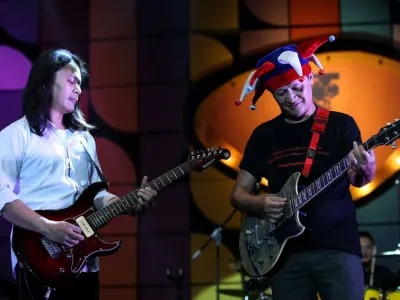 ZAD (Zendhy Kusuma, Andra Ramadhan, Denny Chasmala) menghibur penonton di Java Jazz Festival 2019 di JI Expo Kemayoran, Jakarta, Minggu (3/3/2019) malam.