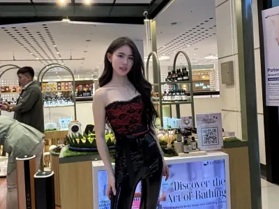 Zoe Levana di Bathaholic di Mall of Indonesia (MOI), Jakarta Utara, baru-baru ini.